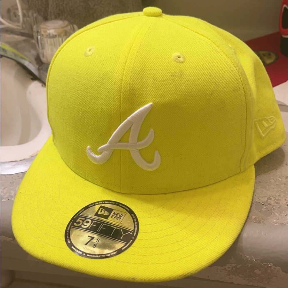 Neon green World Series braves hat